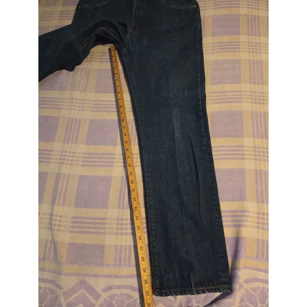 Levis refer measurements